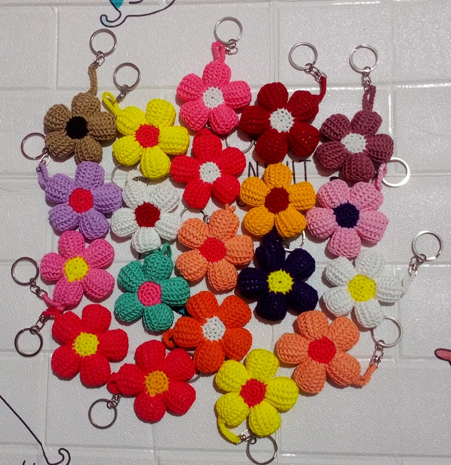 Gantungan Kunci Bunga Rajut